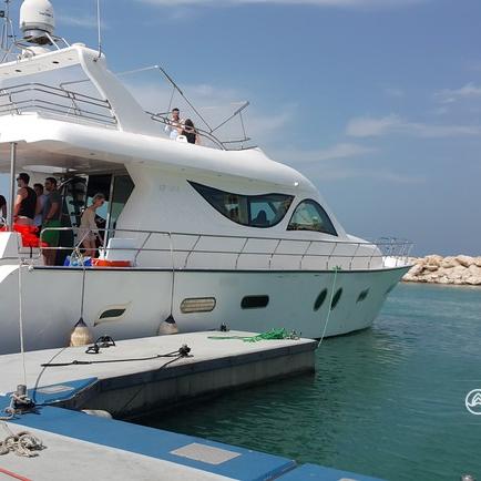 Amwaj al bahar boats and yachts chartering
